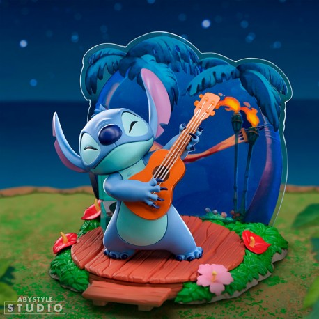 Disney Lilo & Stitch: Stitch w/Guitar